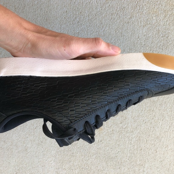 🐾Black classic leather🐾New Price Firm - Picture 4 of 7